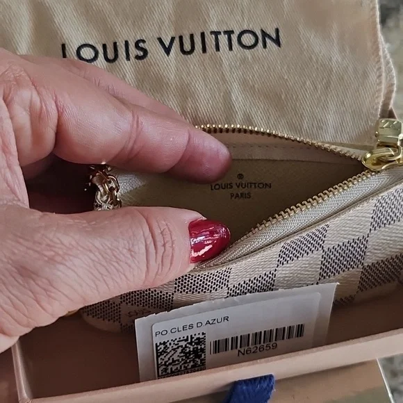 Louis Vuitton Damier Azur Key Pouch with Gold Hardware AUTHENTIC - Picture 3 of 6